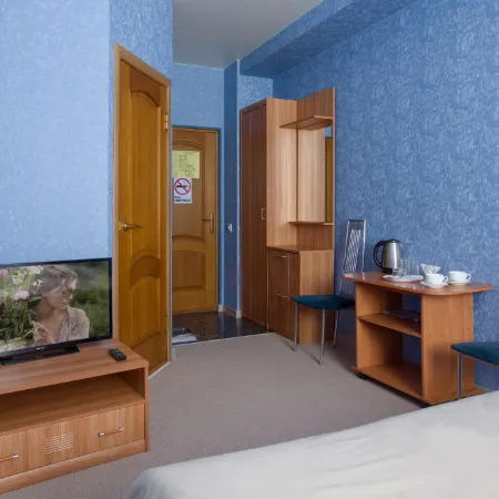 Mirazh Hotel