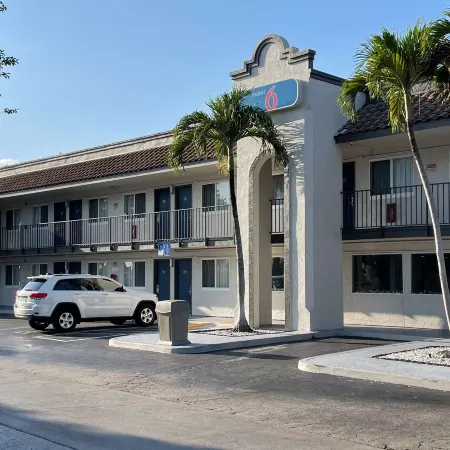 Motel 6 Riviera Beach, FL