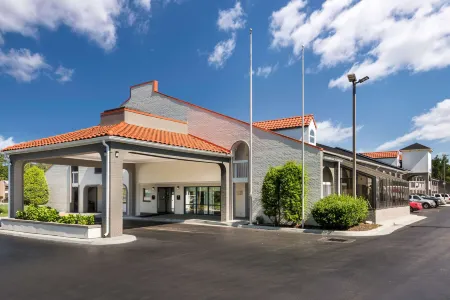 Rodeway Inn at Fort Lee