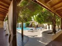 Parrot Cove Lodge - Pool
