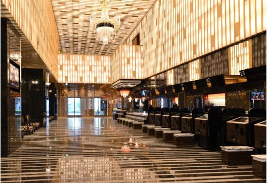 5. 아파 호텔 & ..