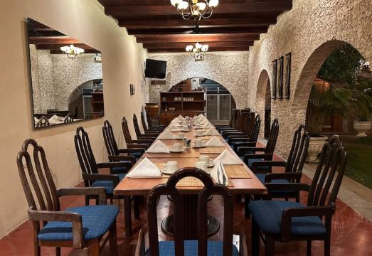 플로레스 호텔 사진