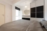 Eva - Bright Apt with Balcony Near Veranda Mall Magazinul Universal Dragonul Roșu 주변 호텔