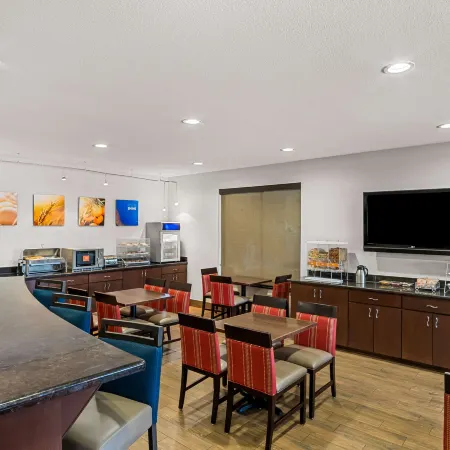 Comfort Suites Lindale - Tyler North