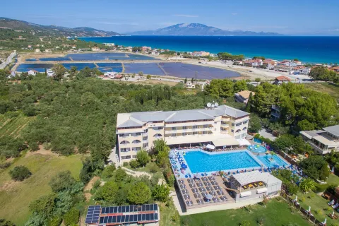 Koukounaria Hotel & Suites