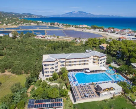 Koukounaria Hotel & Suites Hotéis em Alykes