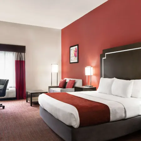 Days Inn & Suites by Wyndham Murfreesboro