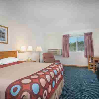 Super 8 by Wyndham Phillips Rooms