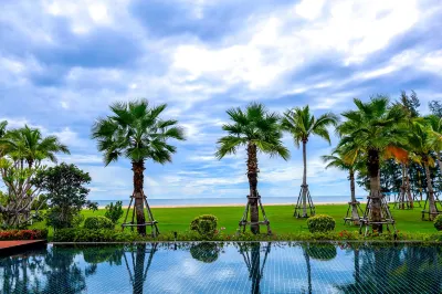 Sea Sand  Sun Hua Hin by JC Kevin Hotel & Resort Hotel dekat The Home Star