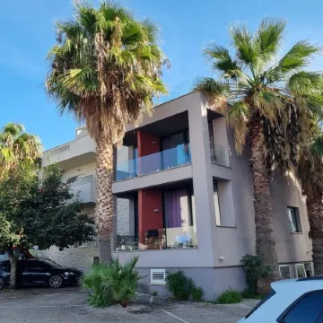 Hotel Gala Split Отели рядом с достопримечательностью «Торговый центр City Center One Split»