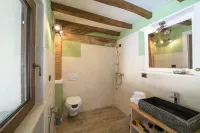 Charming Alessandria Retreat with Queen-sized Bed & Shared Outdoor Pool