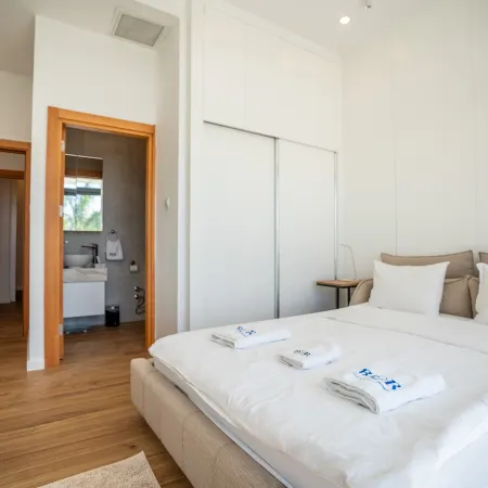 B34-2 the Resort Apartment with Pool View