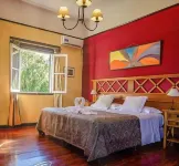 Hostal Cruz Chica Hotels near Estacion Shopping Eden
