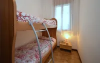 Family friendly apartment with shared outdoor pool Hotels in 