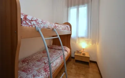 Family friendly apartment with shared outdoor pool Hotels in 