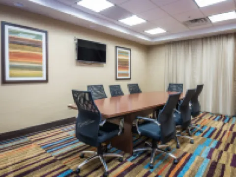 フェアフィールド・イン＆スイート・エンタープライズ エンタープライズのホテル