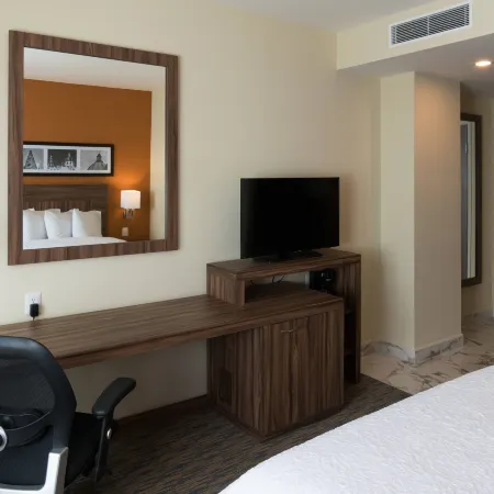 Hampton Inn by Hilton Irapuato