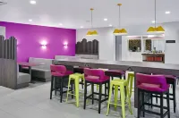 Hampton by Hilton Bristol City Centre - Bars