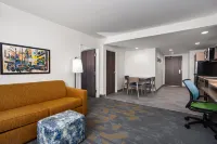 Home2 Suites by Hilton Indianapolis North at Intech Park Hotels in Indianapolis