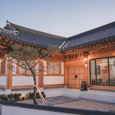경주 첨성관 한옥스테이 배동석조여래삼존입상 주변 호텔