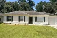 Clean, Quiet, & Cozy, Bungalow Getaway Hotels near Steeplechase Playground