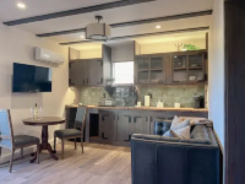 Charming Studio Suite Located Just Steps From Historic Sonoma Plaza