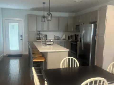 Downtown Dream-Renovated historic 1930s house-walking distance to DT Carrabelle! Hotels in Carrabelle