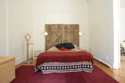 Appartement T3 Dans une Maison de Caractère à Proximité du Centre Ville Thermes De Luchon 주변 호텔