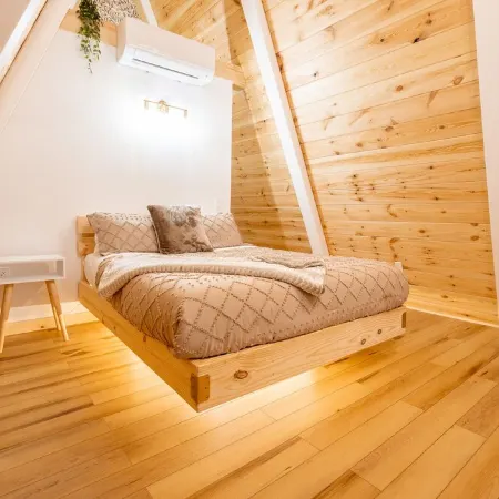 Freya's Cabin peaceful Aframe with hot tub & sauna 15 min to the national park!