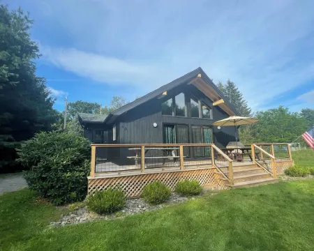 Private Chalet less than 1 mile to  Ski Resort ハンターのホテル