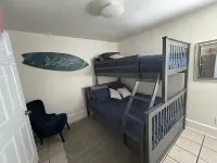 6 Blocks to the beach - beach bungalow style apartment