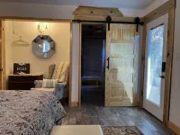 No chores! / 8 guests /⬇️stairs /🦮🐈/WI-FI/ Jacuzzi/ easy access