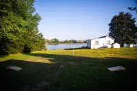 Autumn River Haven — Firepit, Hot Tub & Views