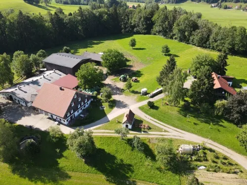 Cozy vacation apartment on the farm - vacation for the whole family Hotels in Argenbuhl