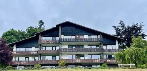 Cozy 5 star apartment with a dream view. Hiking trails and bathing lake nearby.