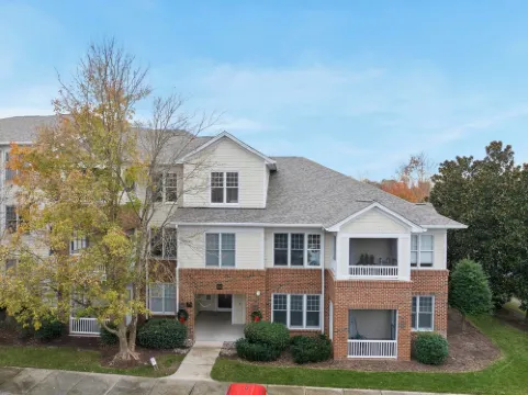 Beautifully Updated Penthouse Condo in West Cary