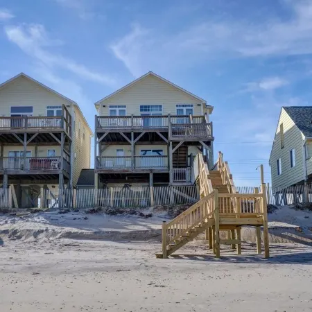 Dream Getaway a Gorgeous Private Oceanfront with Hot Tub Sleeps 12