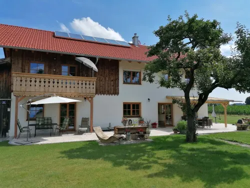 Wonderful vacation apartment "Wendelstein" on the 1st floor at Etterer Hof Hotels in Feldkirchen-Westerham