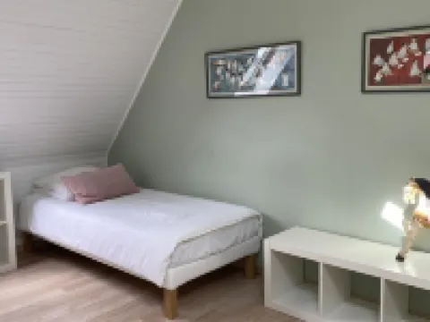 La Maison de l'Aber, at the edge of Aber Wrach, sea view Hoteles en Landéda