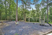 3Br/2B Cottage in Popular Lake Area. Book Early to Get Preferred Summer Dates!