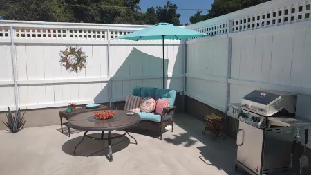 Atomic Star Cottage Klamath Lake Hiking Trails Museums Crater Lake Lava Beds Отели рядом с достопримечательностью «Train Mountain Railroad Museum»