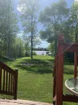 Beautiful & Cozy Waterfront Hill Lake cabin