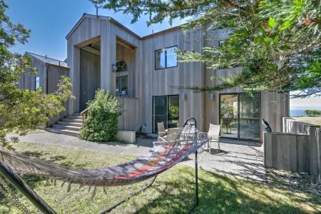 Stunning views near beaches and bluff