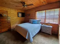 Beautiful River Front Cabin with Private Dock! Perfect spot for Trout Fishing!
