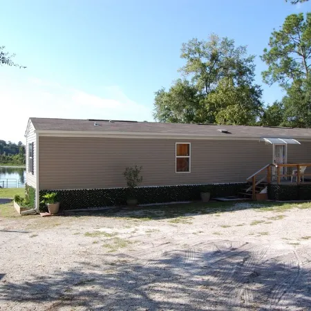 Fish from own dock or in Palatka, Visit Ocala National Forest, FU Gators 30+ min