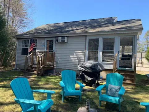 2-bedroom cottage just 3 minutes drive to Moody Beach