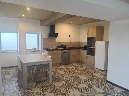 Maison de Charme au Pied du Vercors Отели в г. Остен