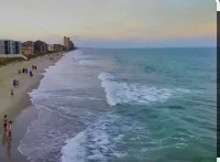 Turtle's Nest-Free BEACH pass! 2 King bedrooms, Golf/Fish, Walk to restaurants!