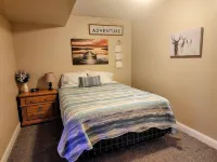 Basement Apartment--Sleeps 6 *2 Bedrooms +Kitchen/Laundry