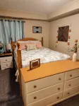 Basement Apartment--Sleeps 6 *2 Bedrooms +Kitchen/Laundry